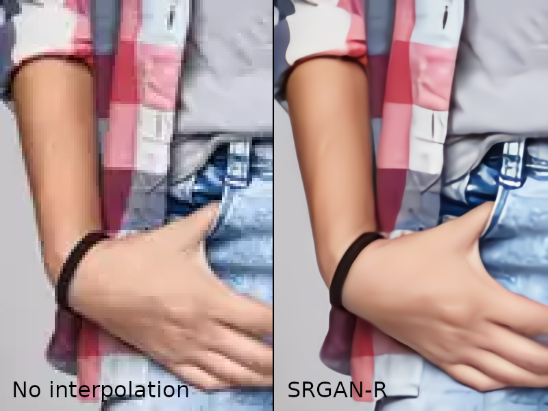 無補間の4倍拡大と改造SRGAN-Rによる超解像との比較画像。 左右に同じ画像を拡大したものが配置されており、左半分が無補間で右半分がSRGAN-Rである。 ジーンズ パンツのポケットに親指を掛けた手が写っている。