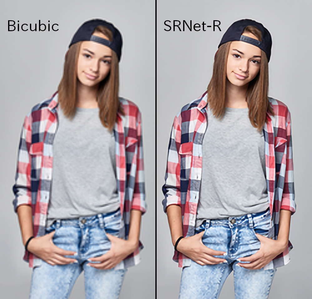 Bicubic補間法による拡大と改造SRNet-Rによる超解像との比較画像。 左右に同じ画像を拡大したものが配置されており、左半分がBicubicで右半分がSRNet-Rである。 ジーンズ パンツを履いた若いモデルの女子が微笑んでいる。